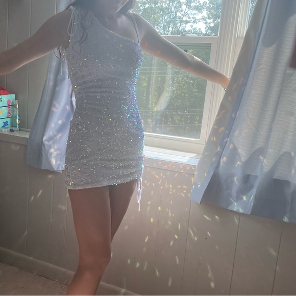 Lucy in the Sky Dresses & Skirts - Lucy in the Sky Small Mini One Shoulder Iridescent White Sequin Homecoming NWOT